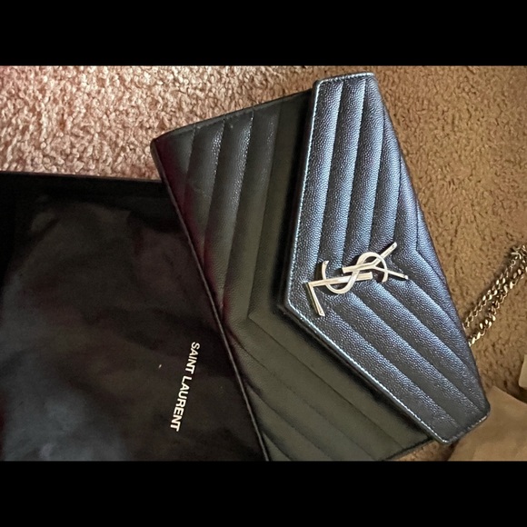 Authentic ๐ฏ YSL Bag - Picture 2 of 4